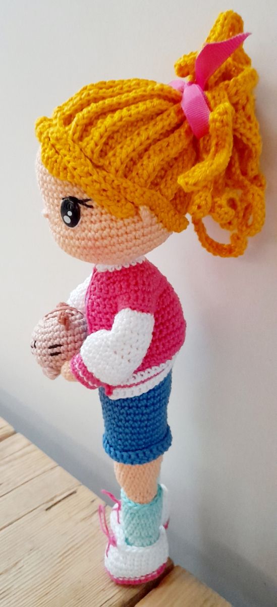 Bambola collezione amigurumi fatta a mano