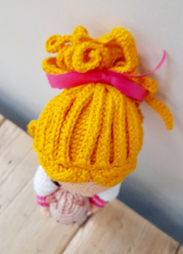 Bambola collezione amigurumi fatta a mano
