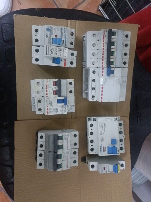 Lote interruptorores magnetotermico 
