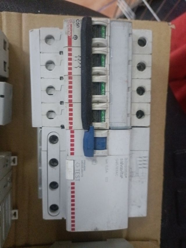 Lote interruptorores magnetotermico 