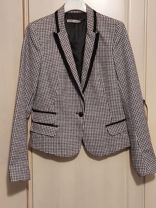 Blazer blanca y negra