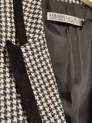 Blazer blanca y negra