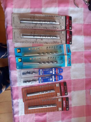 8 brocas para  cemento