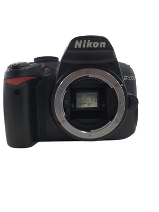 Cámara Nikon D3000 y Objetivo 70a300MM