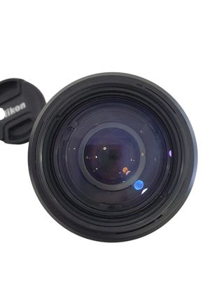 Cámara Nikon D3000 y Objetivo 70a300MM