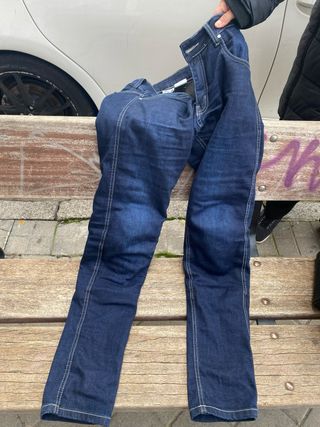 Pantalones vaqueros con proteccion
