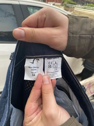 Pantalones vaqueros con proteccion