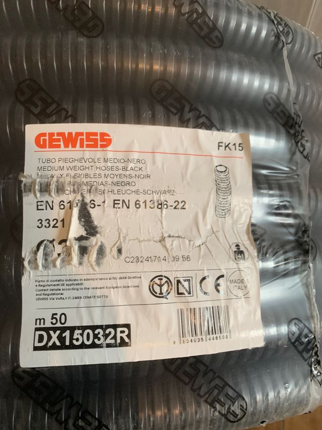 tubo pieghevole medio nero corrugato gargherozzo