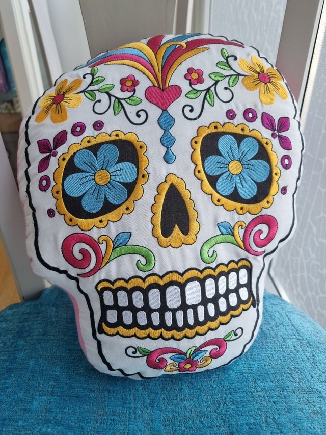 Cojín decorativo forma Calaverita