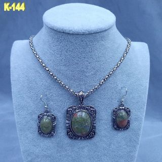 Collar y Pendientes Vintage con Piedras 