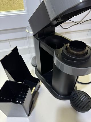 Cafetera Nespresso Vertuo Next Gris