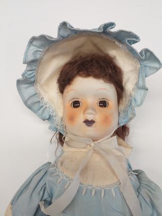 Bambola in porcellana 5