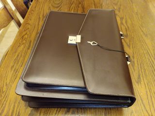 Maletin de piel con portadocumentos