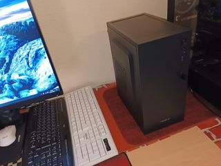 Torre PC RYZEN 5 1600X RX550 SSD500 PLACA MSI AM4