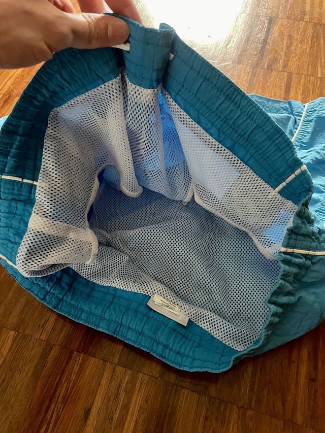 Costume uomo azzurro bianco con retina