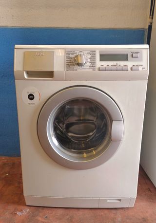 OCASIÓN !! LAVADORA AEG 7 KG 1.200 RPM.