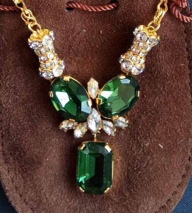 Collares con colgantes varios modelos