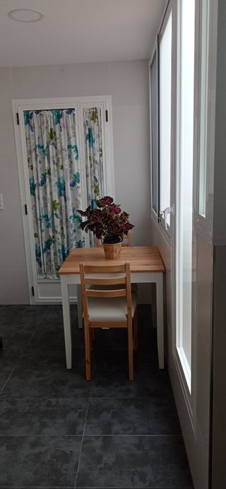 VendoMesa y regalo las dos sillas