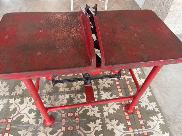 Mesa bascula antigua