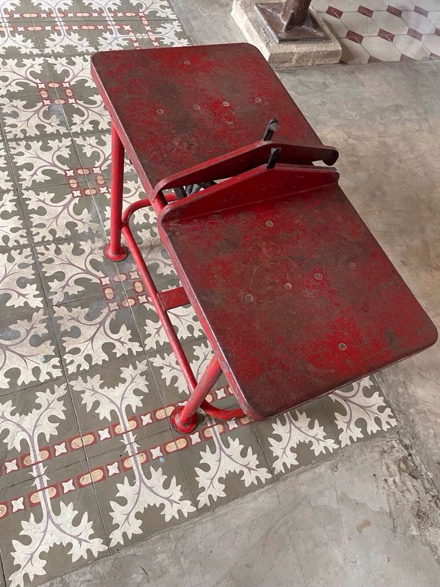 Mesa bascula antigua