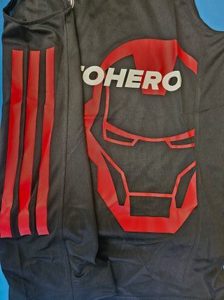 Adidas Real Madrid Marvel Avengers talla M 50x78