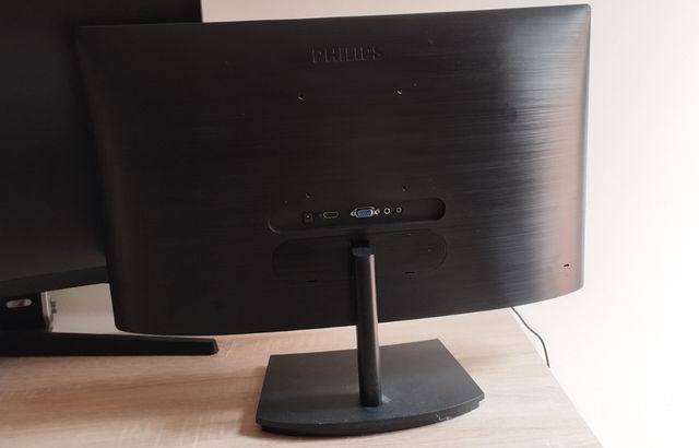 Monitor curvo