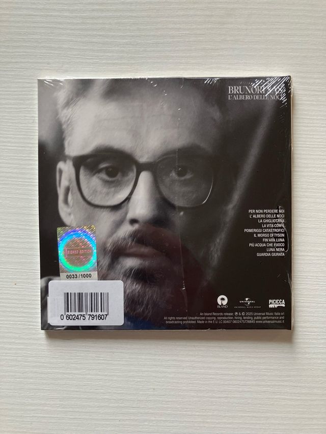 CD autografato Brunori Sas