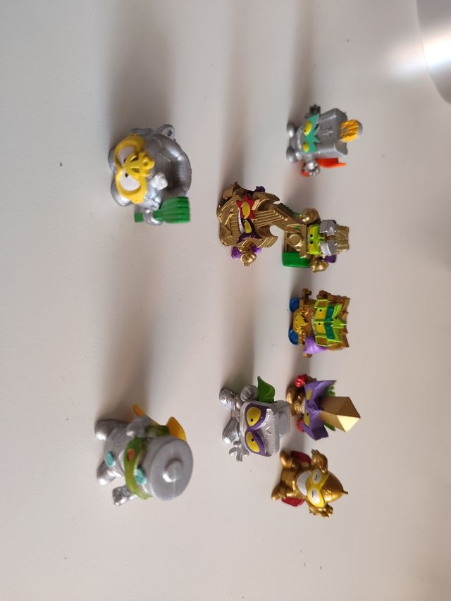Colección de Superthings metálicos