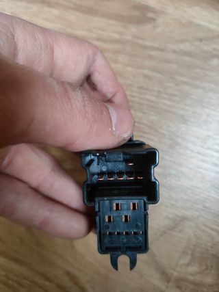 Botón elevalunas Qashqai j10