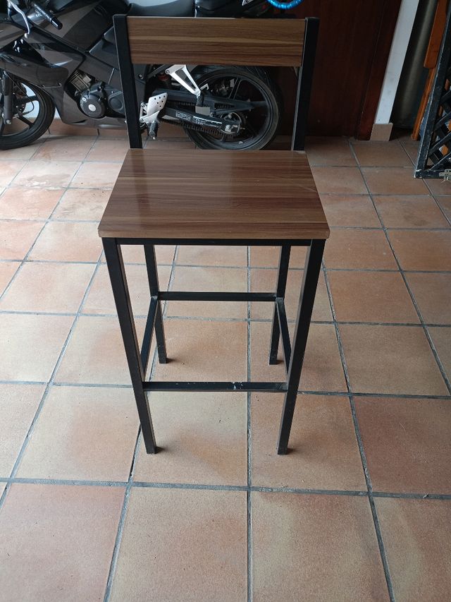 Taburetes madera y hierro