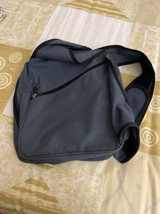 Mochila gris pequeña