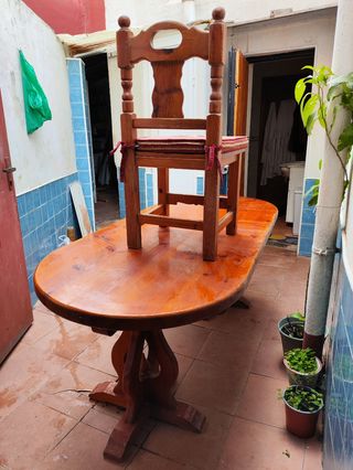 Mesa De Madera Grande y 10 sillas