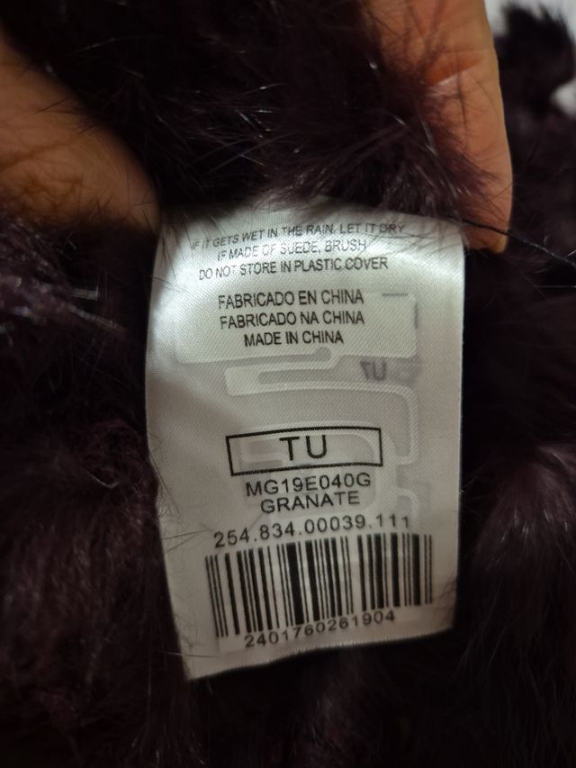 Cuello pelo sintético