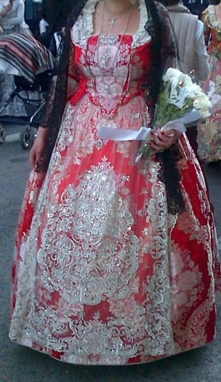 Traje de fallera / valenciana