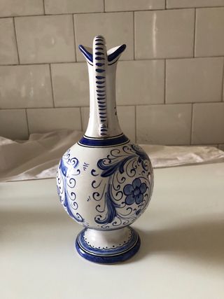 Brocca dipinta a mano