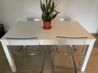 Mesa y sillas de comedor ikea