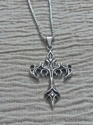 Cadena con colgabte Cruz en llamas