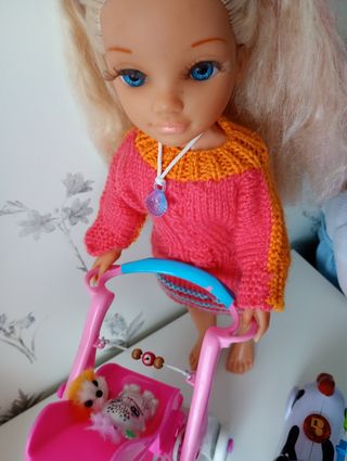 Nancy con carro de bebe y compra 