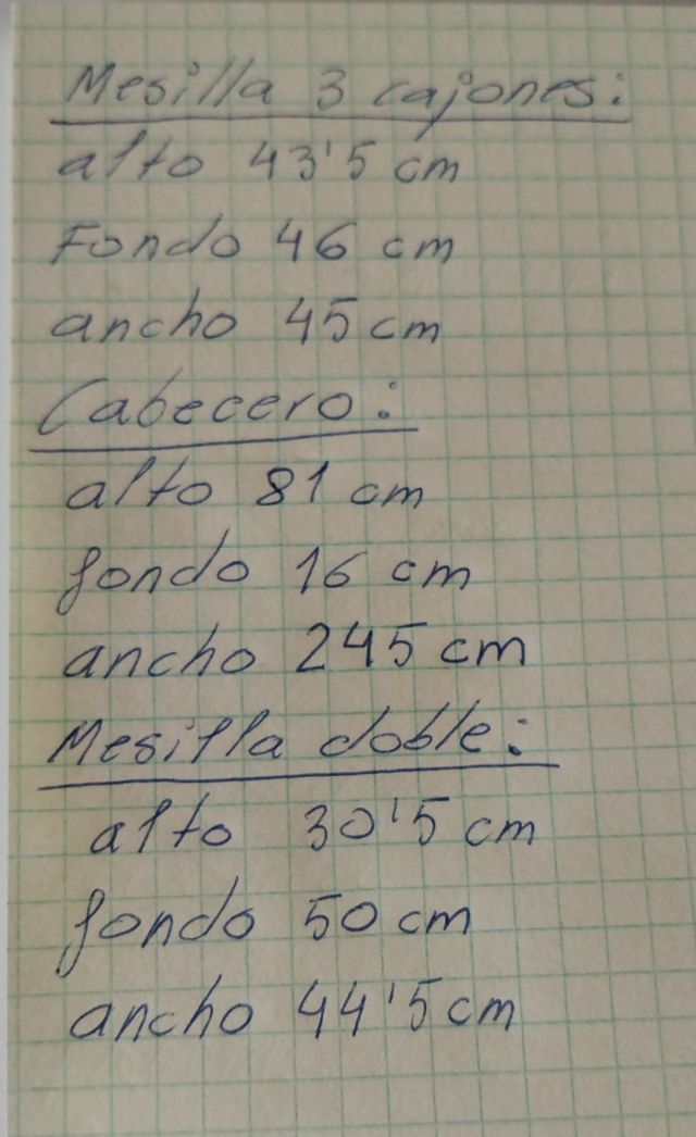 Cabecero cama grande y mesillas .Modelo original .