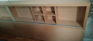 Cabecero cama grande y mesillas .Modelo original .