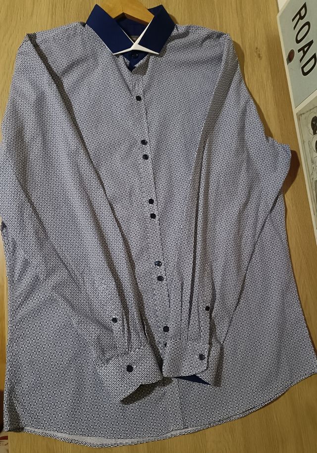 Camisa azul calaveras "Yellow Skin"