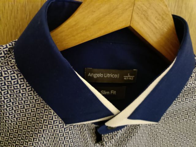 Camisa azul calaveras "Yellow Skin"