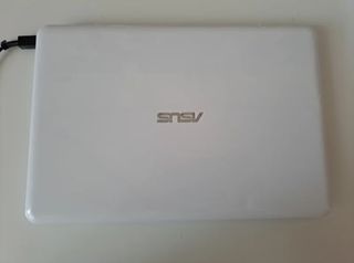 Ordenador ASUS blanco