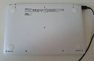 Ordenador ASUS blanco
