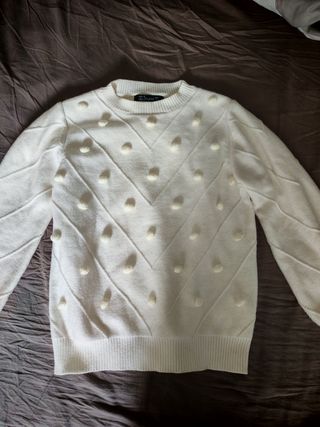 Jersey blanco con pompones