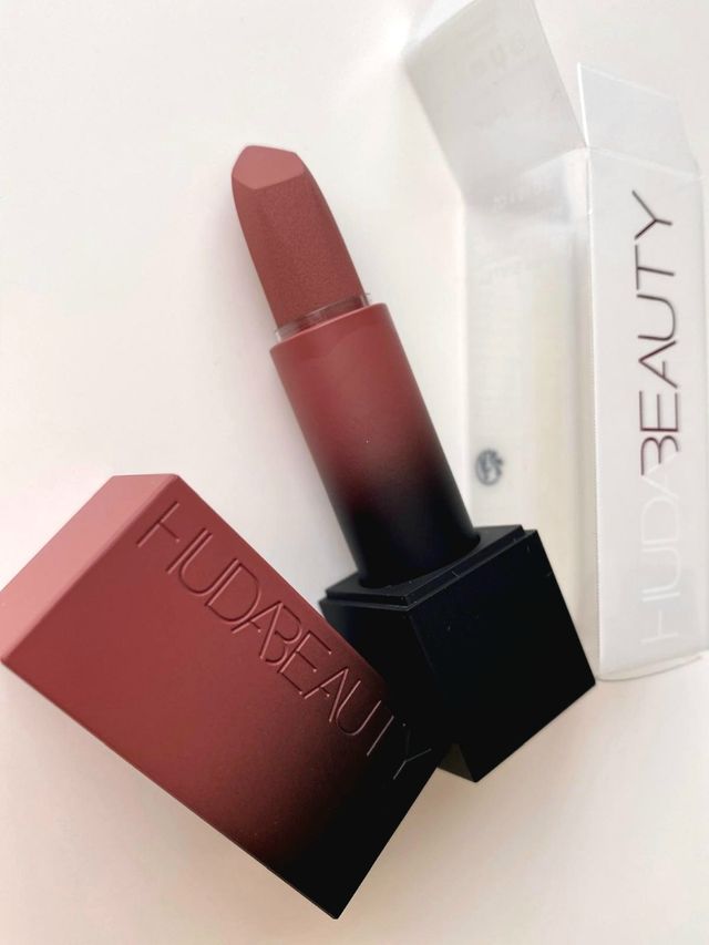 Huda Beauty Graduation Day 