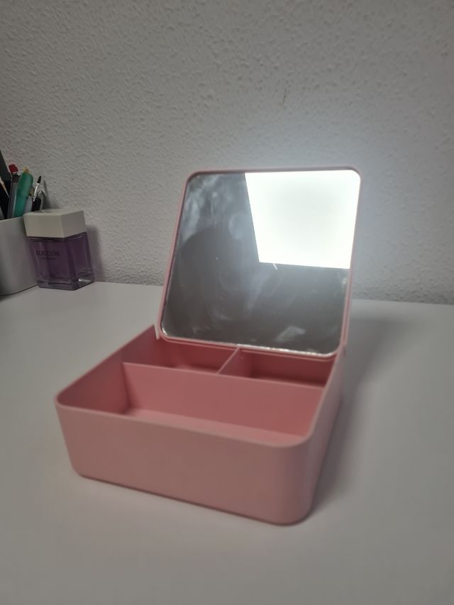 Organizador con espejo