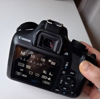 Camara Canon EOS 1300D