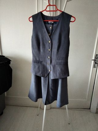 Conjunto de falda y chaleco