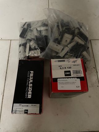 Cappellotti e viti autoperforanti per coibentato